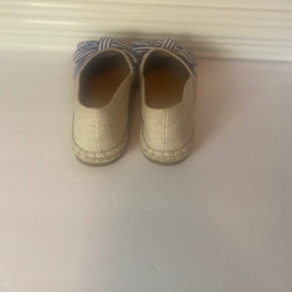 Crown & Ivy Women's Fiona Bow Espadrille Flats Shoes,  Size 8M - Picture 5 of 7